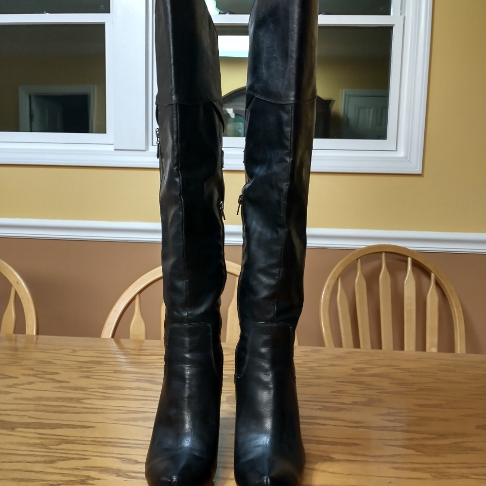 Guess boots